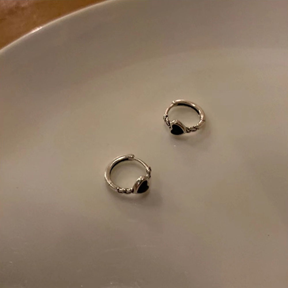 Anting Stud Bentuk Bulat Hati Warna Hitam Gaya Elegan Untuk Wanita