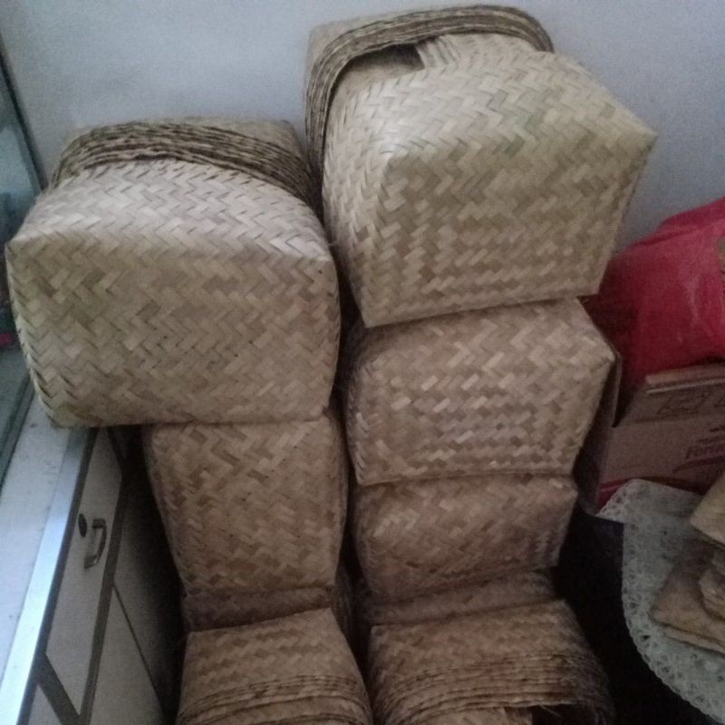 Besek bambu untuk rumah burung walet