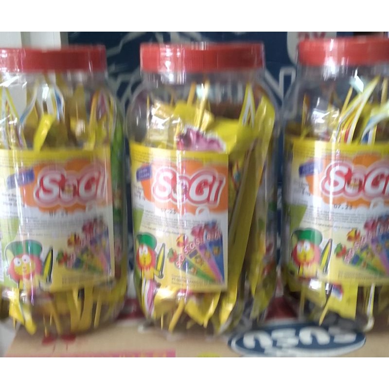 

SOGI wafer coklat dengan cream stroberry