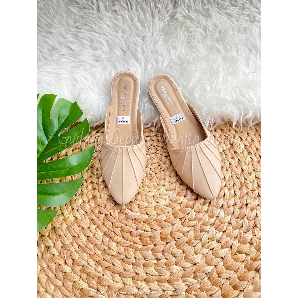 Gratica Sepatu Wanita Sandal Flat Lancip Garis KH 048