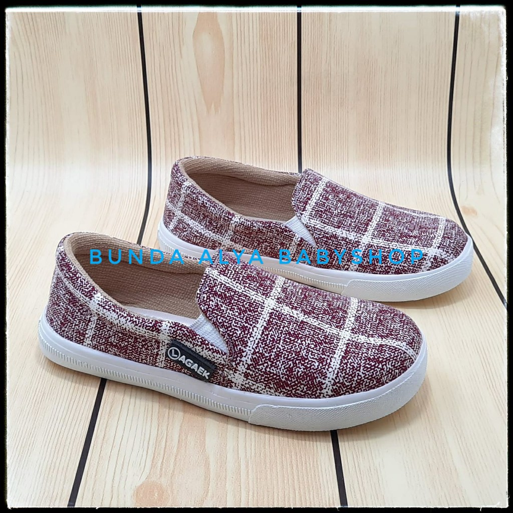 Sepatu Anak Laki Laki  Tahun Kotak Kotak MARUN Sepatu Anak Cowok 6 7 Tahun Kotak Kotak Casual Alas Karet 32 - 35 Anti Licin