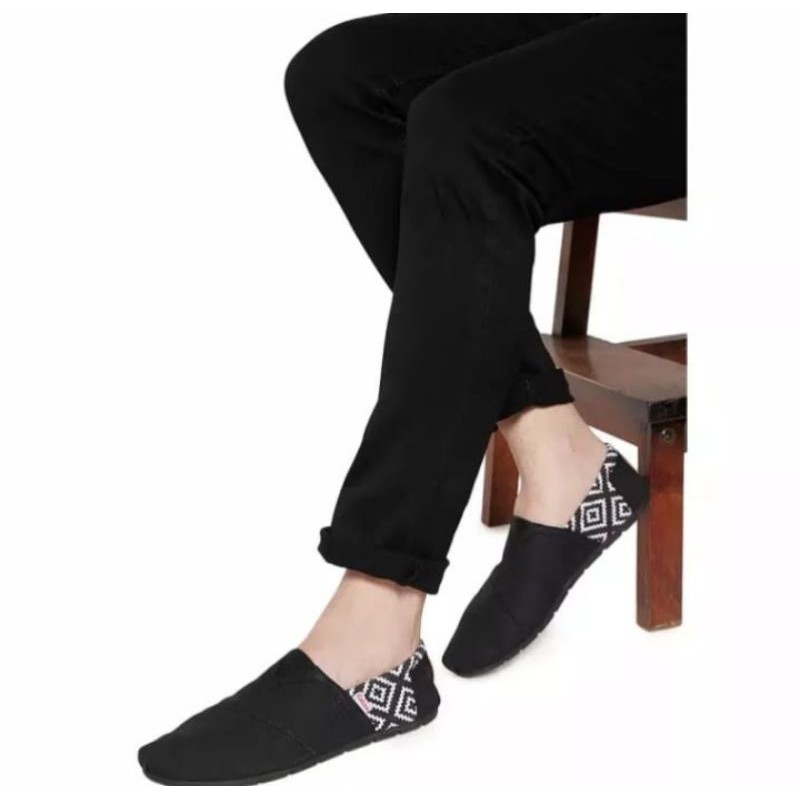 Wakai sepatu slip on pria/ slip on wanita wakai murah unisex 36-43