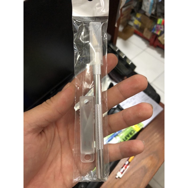 

cutter pen mirip vtec atau freya plus isi 5 bh kemasan plastik precision art knive