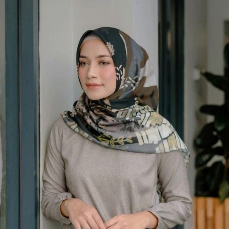 Terbaru !! Hijab Segiempat Voal Motif Aisha Hitam Kerudung Segiempat Motif