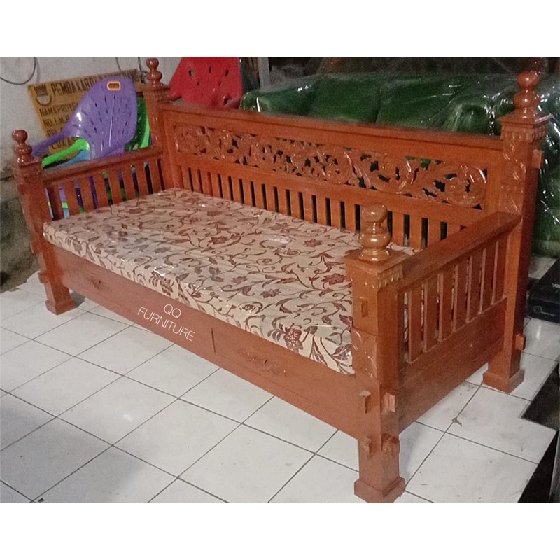 Jual ranjang bale ukir jati Jepara day bed kayu day bed jati kursi tamu