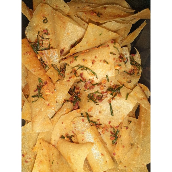 

Keripik Lumpia Pedas Gurih / Keripik Kaca / Rasa Pedas Daun Jeruk / Keripik Cikruh / Kripik Pedas