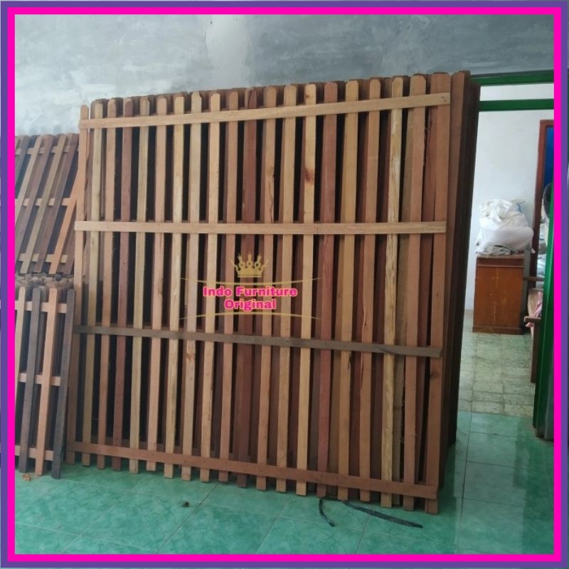 Pagar pekarangannya rumah - pagar kebun -  pager/pagar halaman rumah kayu bengkirai Kalimantan