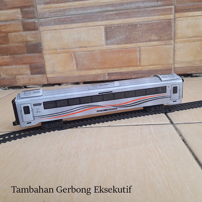 Kereta api Indonesia - ful set lokomotif dan gerbong
