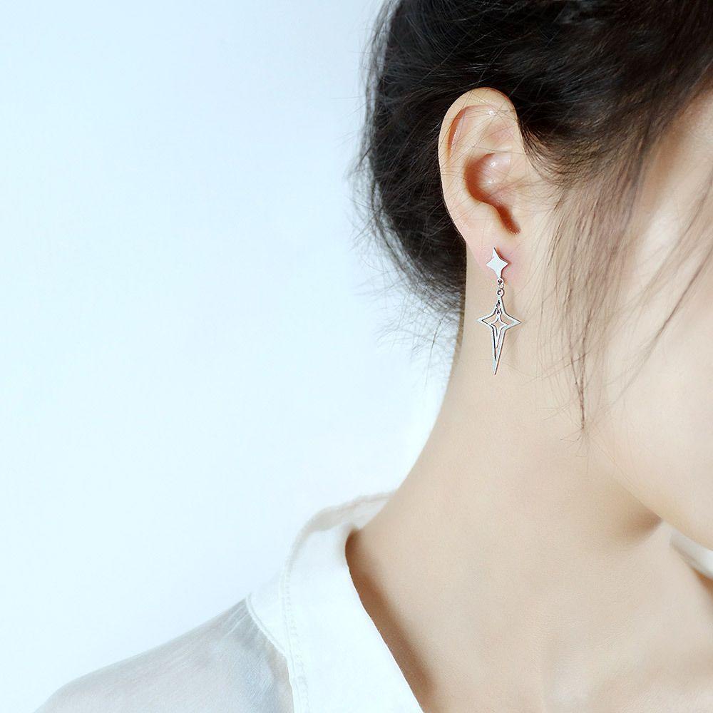 Anting Stud Bentuk Bintang Bahan Stainless Steel Gaya Korea Untuk Pria Dan Wanita