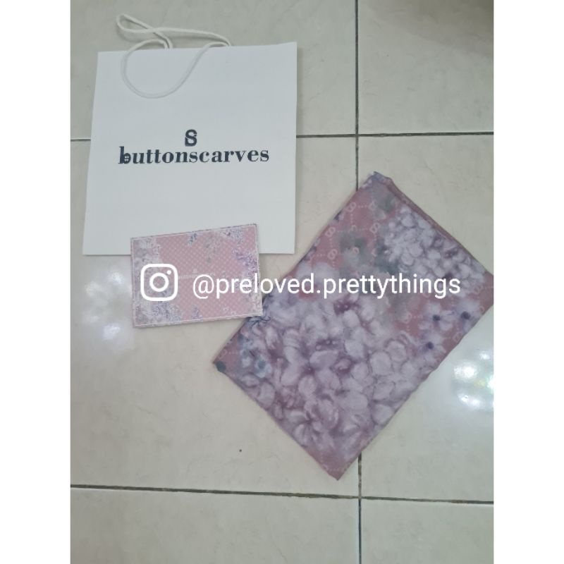 Preloved Buttonscarves Hydrangea Rabe