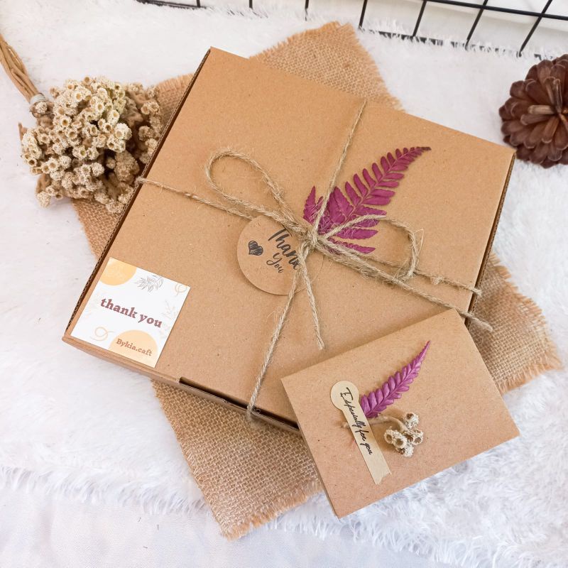 Box Hampers Paper Doilies/Kotak kado/Gift Box