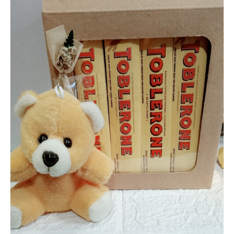 

HANTARAN-LEBARAN kado hampers parcel coklat tobleron + bunga edelweis + boneka +kartu .