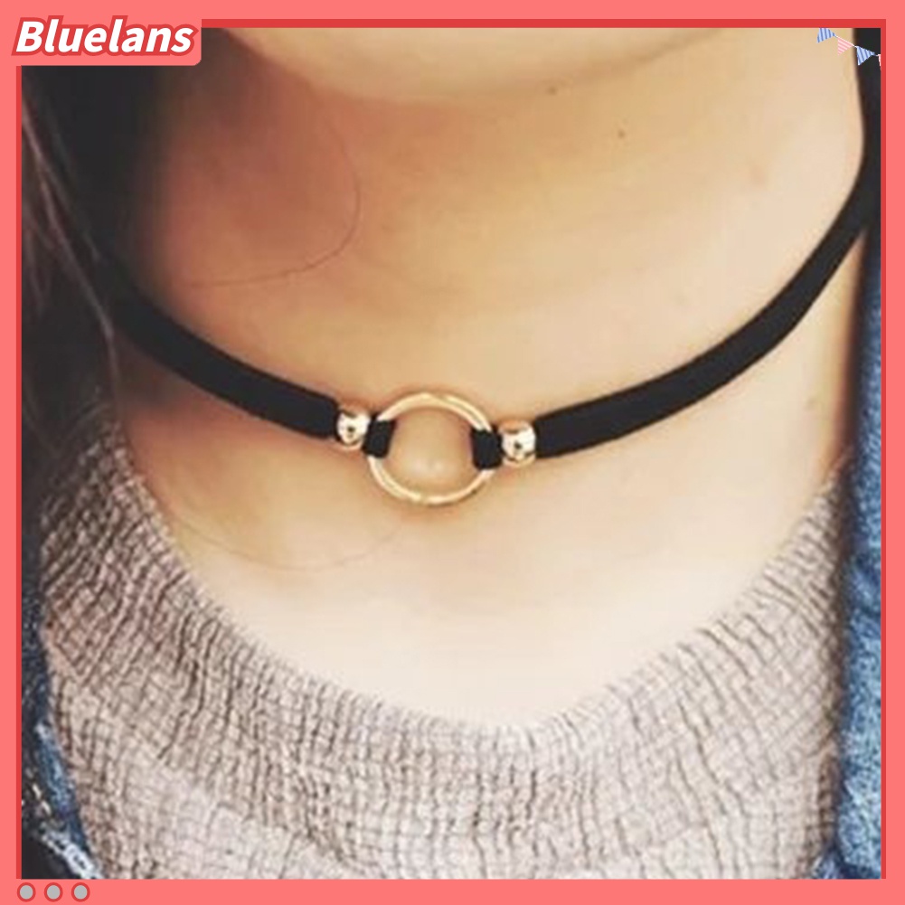 Kalung Choker Bahan Velvet Dengan Liontin Lingkaran Kecil Gaya Gothic Untuk Wanita