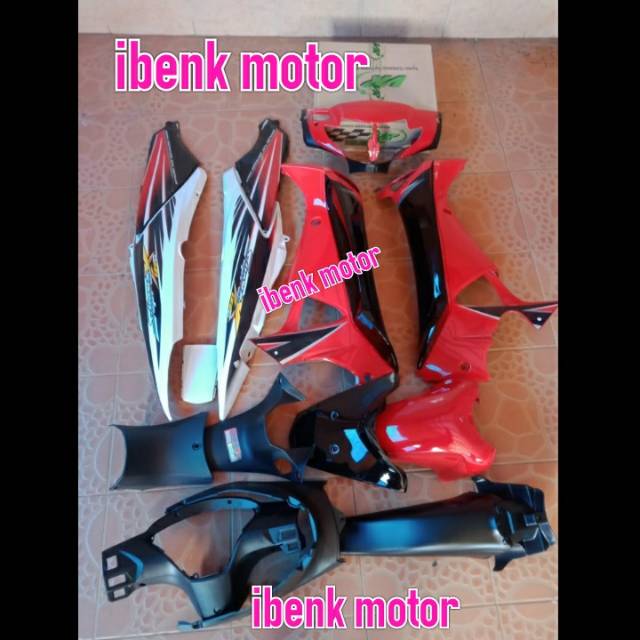 cover body full body supra x 125d merah putih