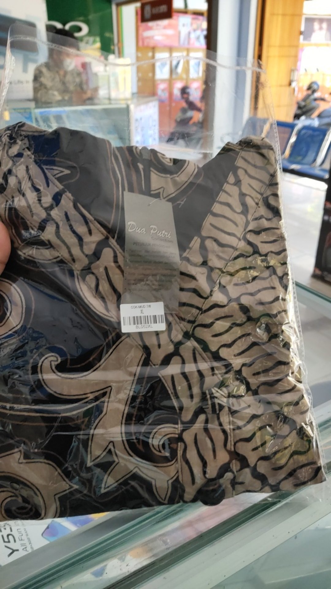 Crop Top Etnik Atasan Batik Wanita Modern By  Batik Dua Putri Collection