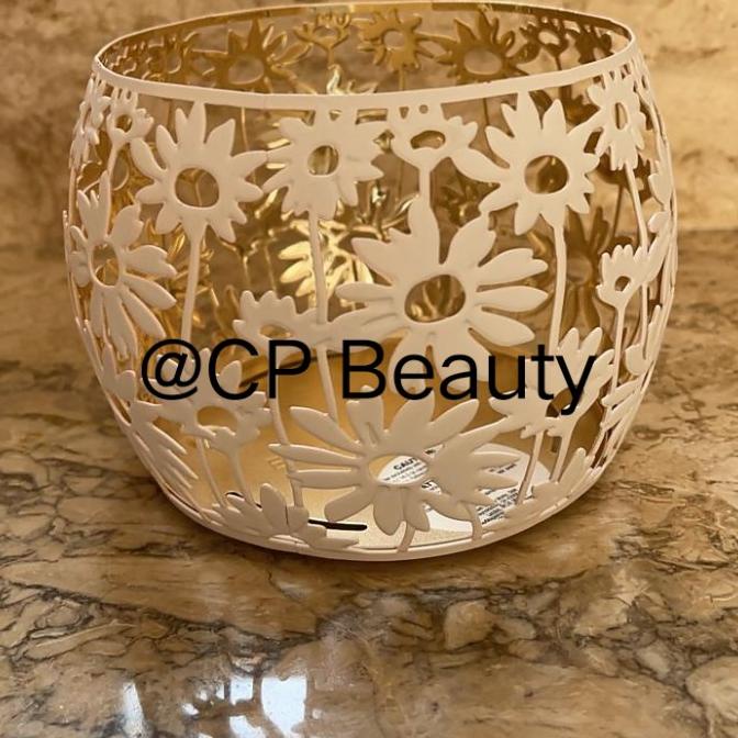 BBW THREE WICK CANDLE HOLDER FLOWER