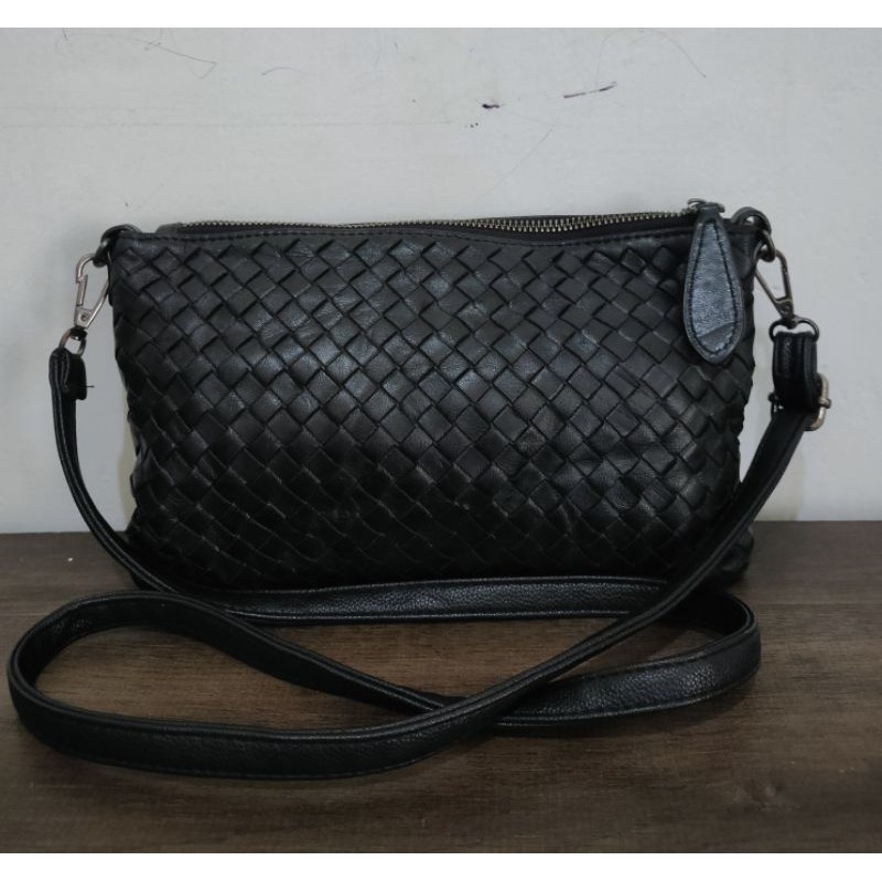 Preloved Sling Bag Anyam Bottega