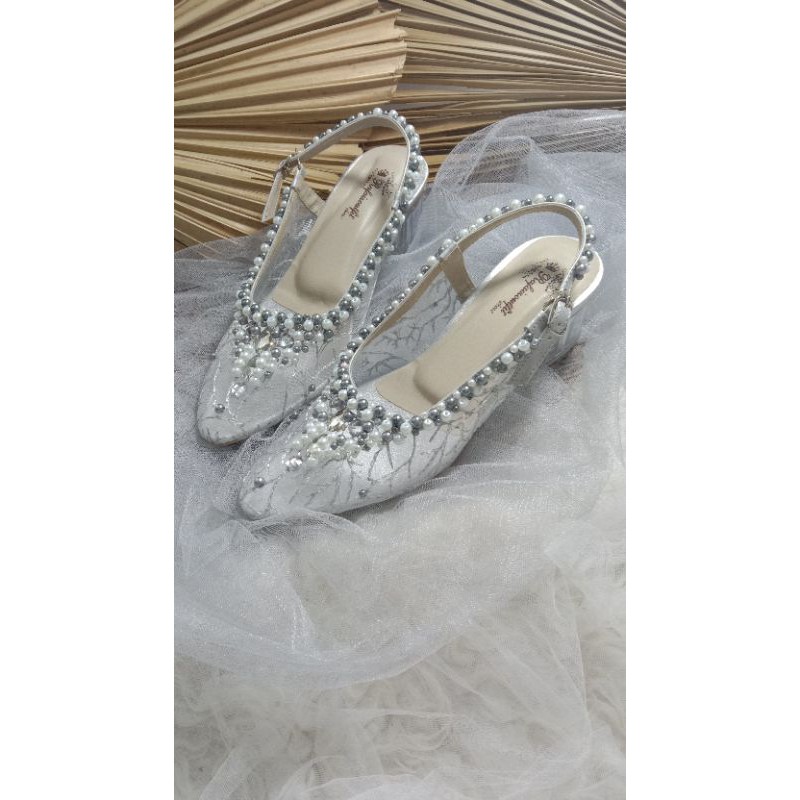 sepatu Clarisa Lace brukat silver tinggi 5cm hak kaca