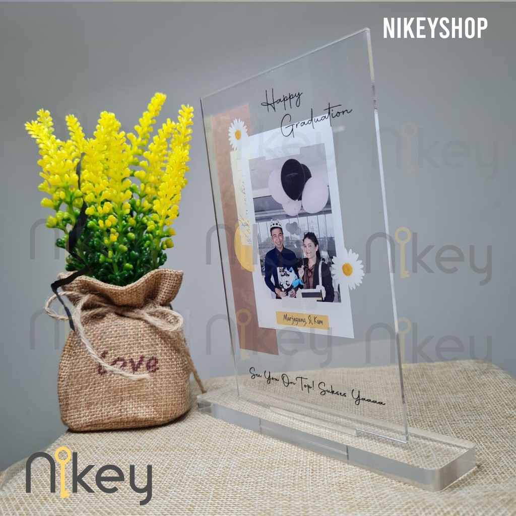 PLAKAT GRADUATION, KADO GRADUATION, KADO ULTAH, KADO AKRILIK 15X10CM