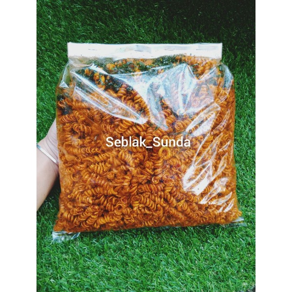 Jual Makaroni Spiral Kriuk Pedas Daun Jeruk Isi 1 Kg Shopee Indonesia