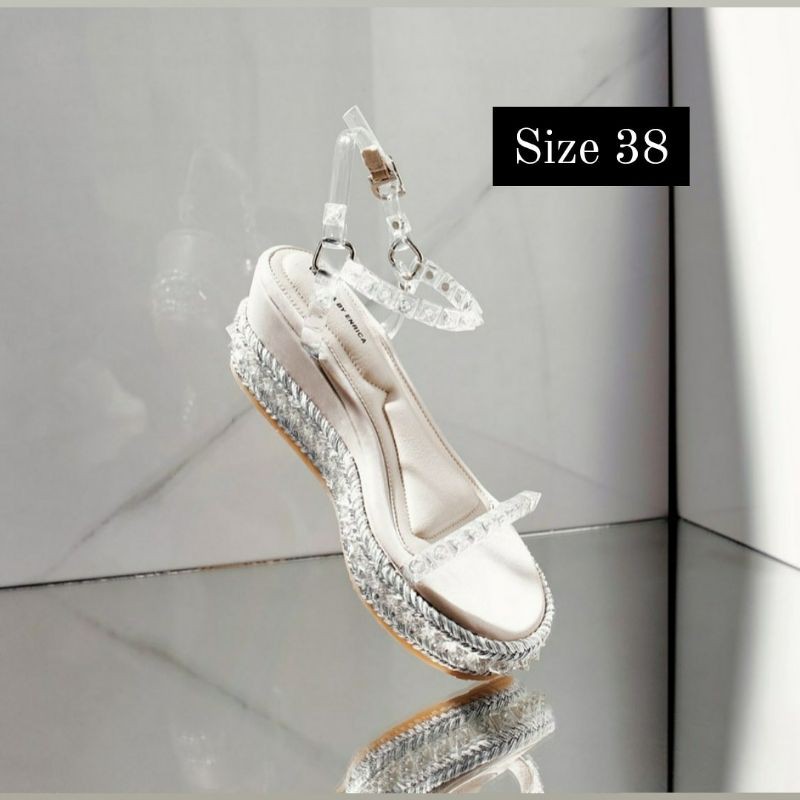 Valencia by Enrica Crystal Ruby Wedges size 38