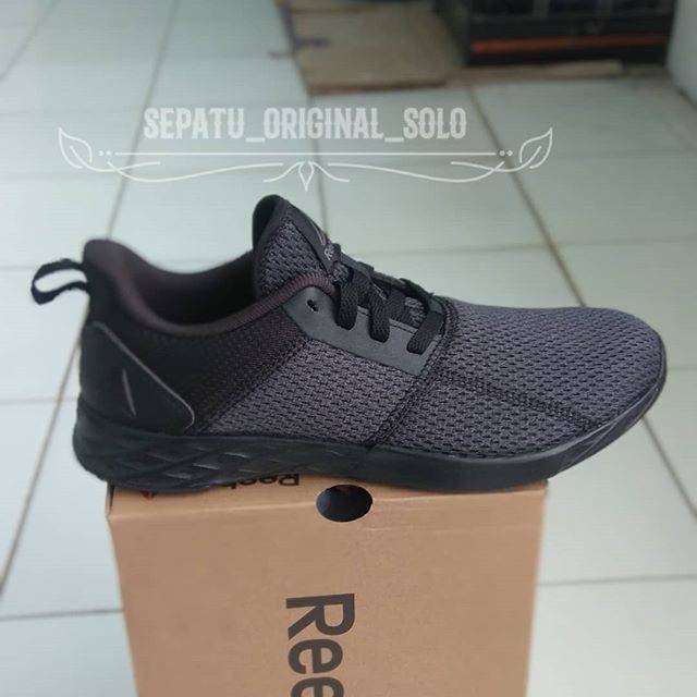 REEBOK ASTRORIDE STRIKE