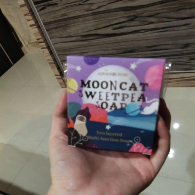 Always Be Pure Moon Cat Sweet Pea Soap Free Foam Net