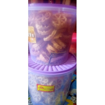 

Kembang Goyang Wijen 30pcs plastik 2kg Mama Rahma