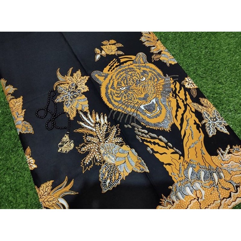 KAIN BATIK HANDPRINT MOTIF MACAN