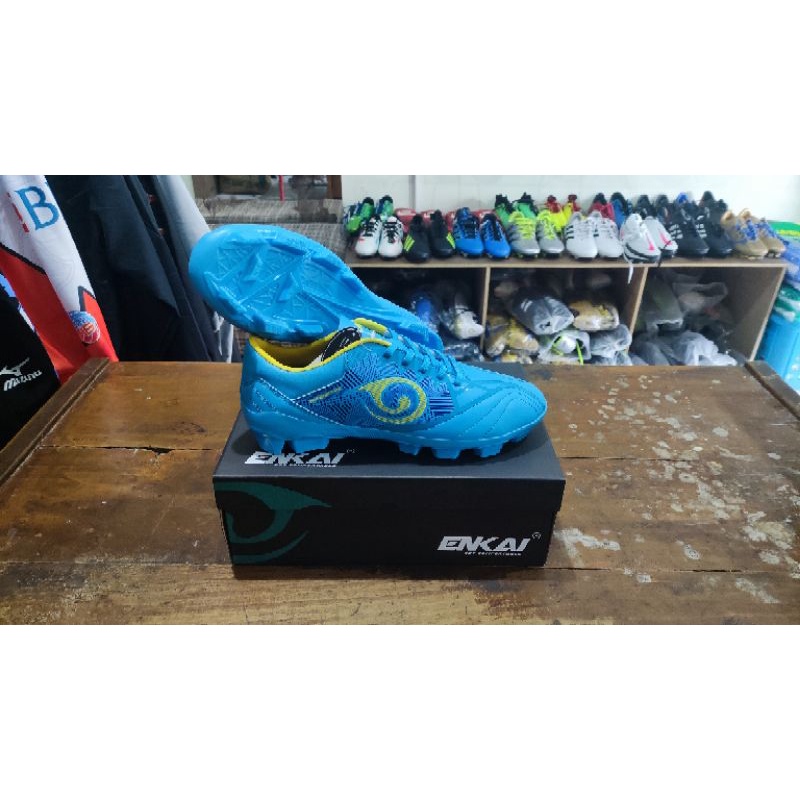 Sepatu bola enkai magnitize fg