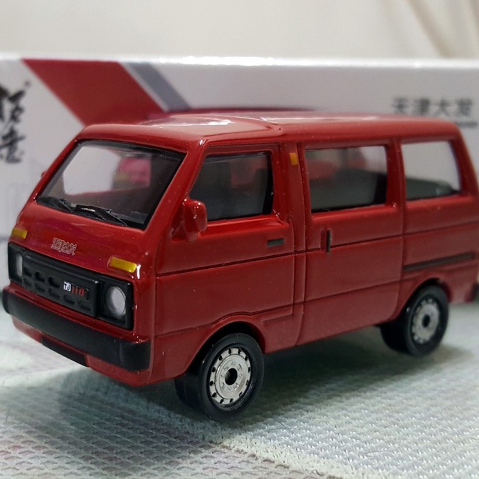 Diecast XCARTOYS Democratic Brand - Daihatsu Hijet 1000 Merah Skl 1:64