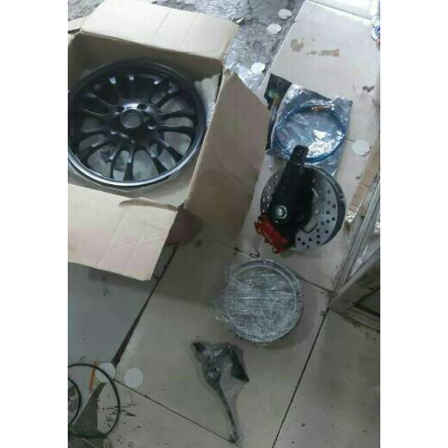 Paket ring 12 plus cakram depan untuk vespa pork kaki 3