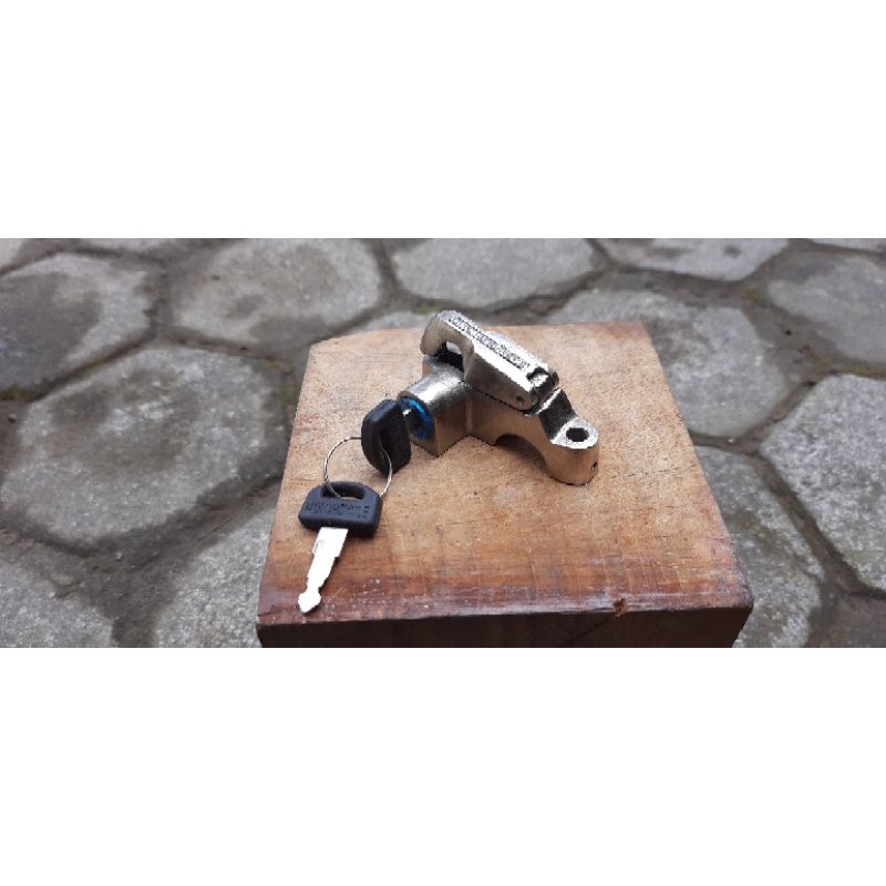 KUNCI HELEM CG HELMET HOLDER PEGANGAN HELM CB GL MEGAPRO