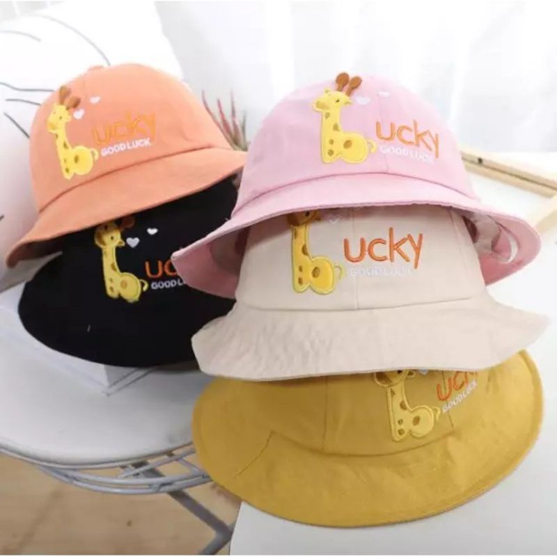 Topi pantai bayi Lucky Giraffe bucket hat jerapah lucu import