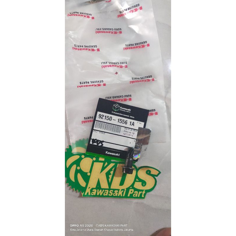 baut selang olie pum motor Kawasaki Kaze r