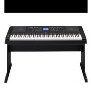 Yamaha portable grand DGX660 LIKE NEW