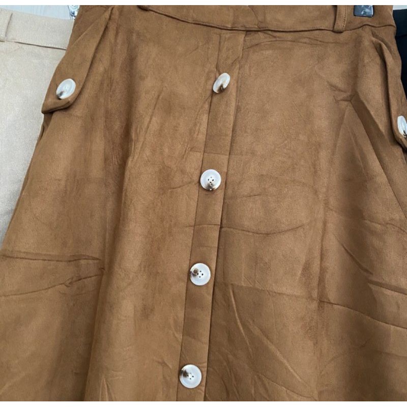 Rok suede button panjang import bkk