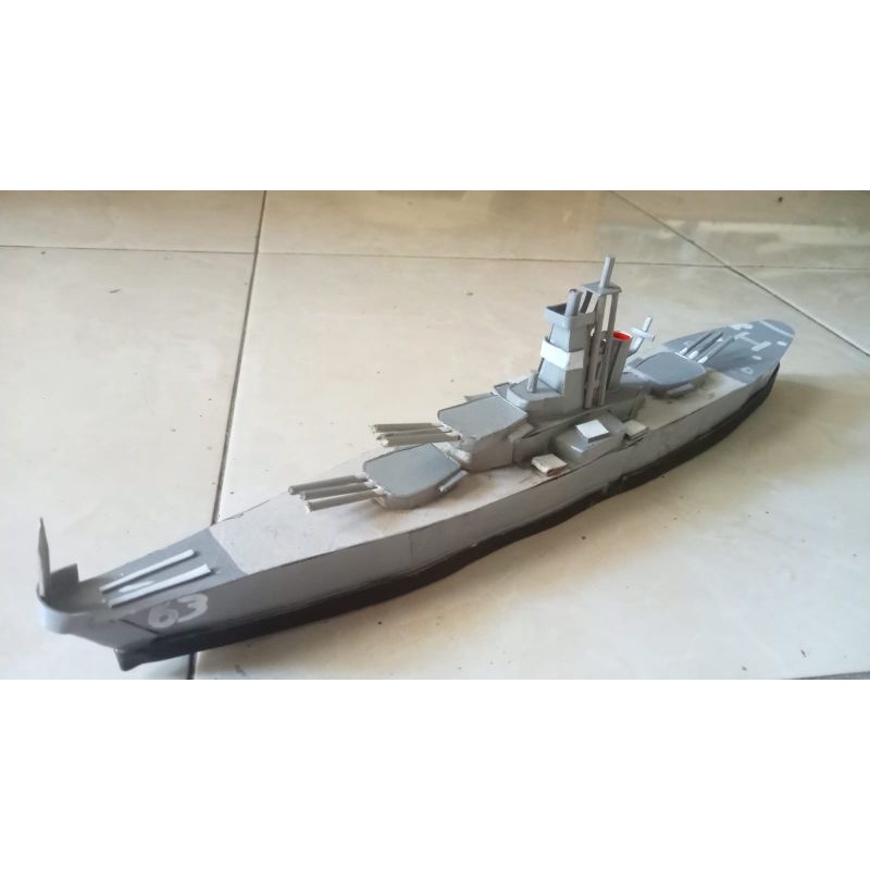 miniatur kapal USS Missouri BB-63