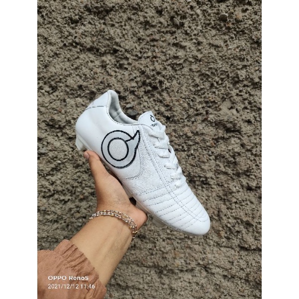 Sepatu Bola Ortus Terbaru Putih Kulit asli 100%