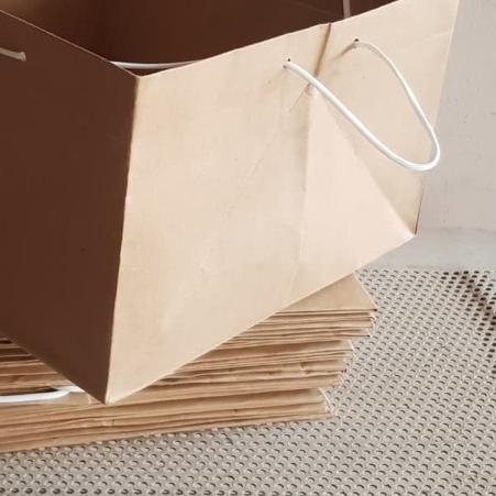 

◌ PAPER BAG BOX NASI POLOS ( 26 X 26 X 16) - 12 PCS (1 LUSIN) ☟