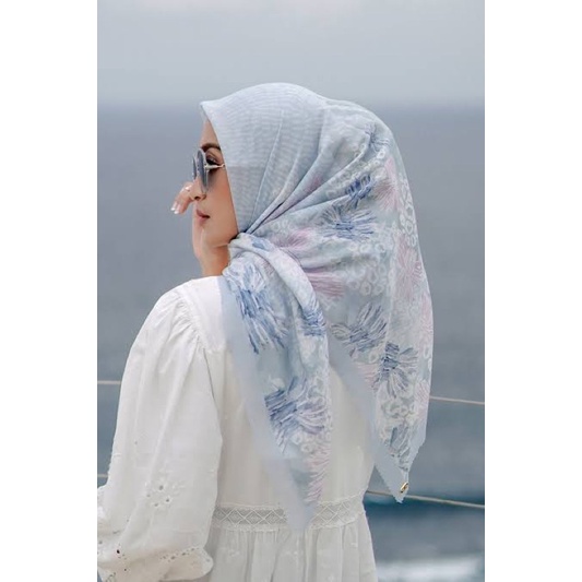 PRELOVED BUTTONSCARVES LES AMITIES REBON -BABY BLUE