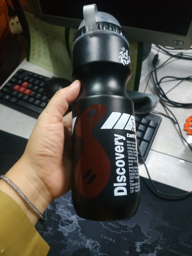 Promo Botol Minum Bidon Plastik Tempat Air Sepeda 750 Ml Hitam