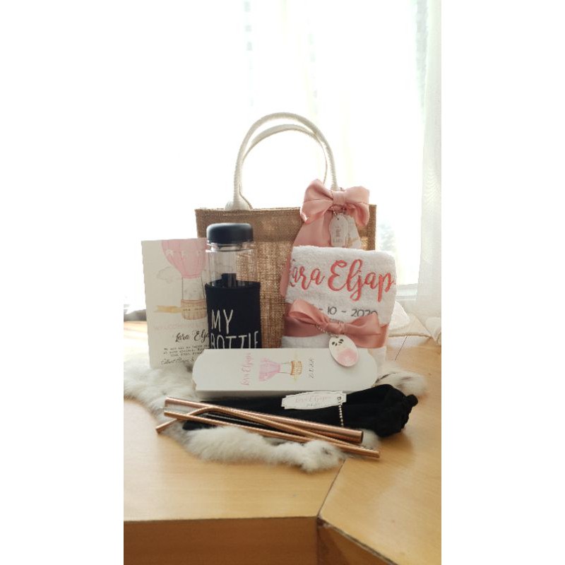 custom hampers one month souvenir bayi satu bulan