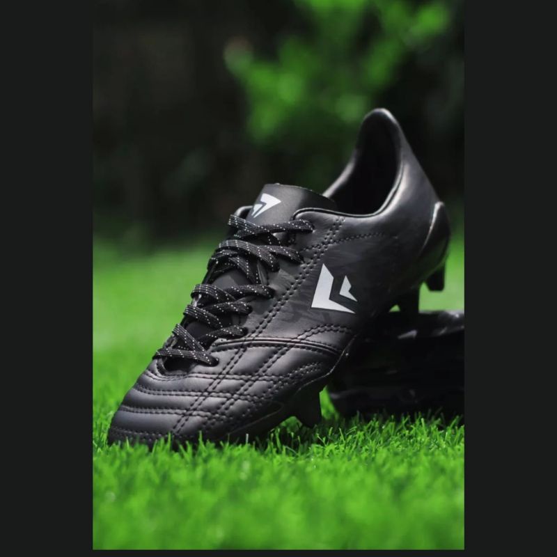 SEPATU BOLA SEVSPO APEX FG BLACK SILVER