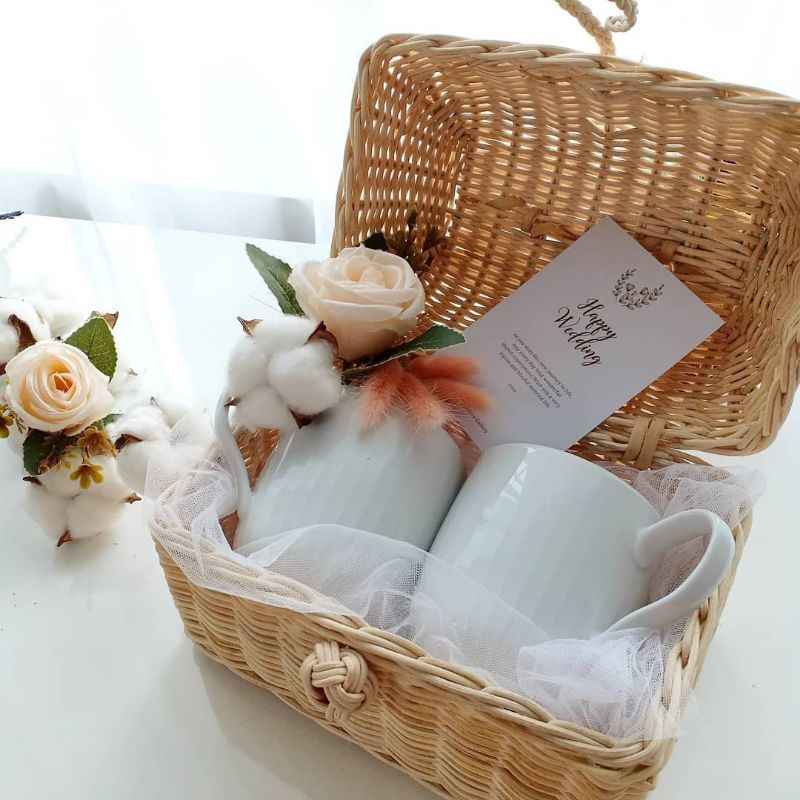 

HAMPERS KADO ULTAH seri ANTING