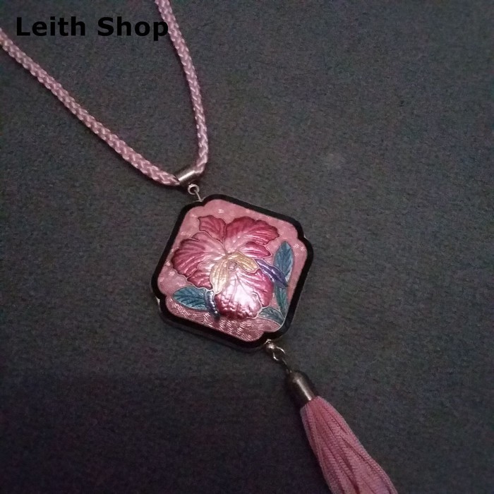 Kalung Keramik Pink Bunga Motif Oriental Perhiasan Guci Vas China