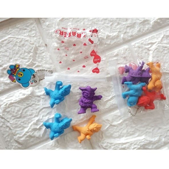 

(SALE) 36 PCS PENGHAPUS BENTUK MIX SET (ULTRAMAN + ANIMAL)