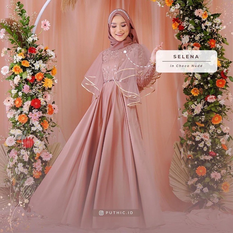 SELENA GOWN BY PUTHIC