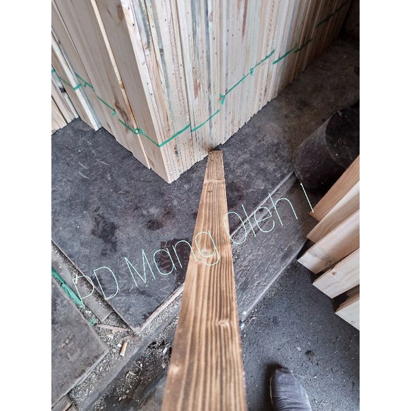 kayu jati Belanda murah ukuran 4 cm×3 cm×200cm.