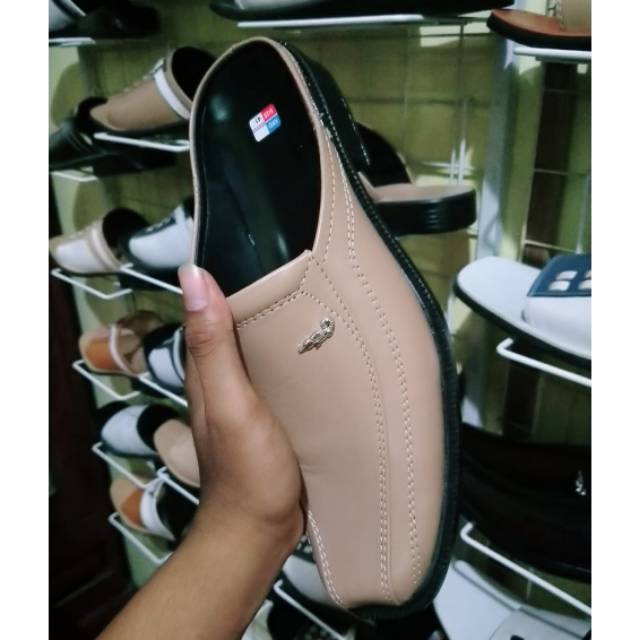 Sepatu slop pria kulit asli/sepatu fantovel kulit asli